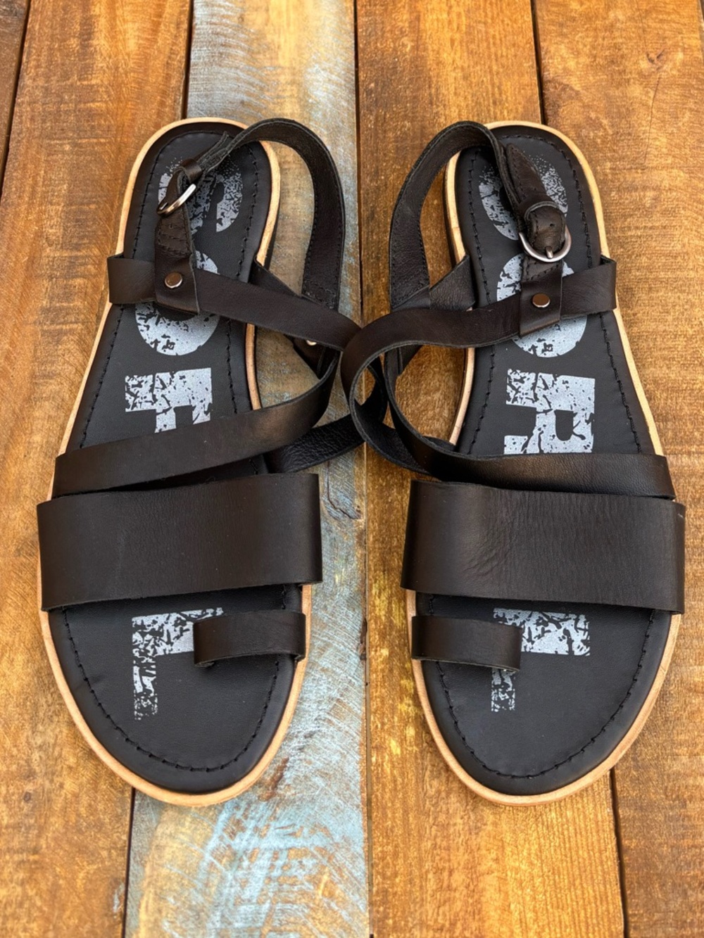 Sorel Ella Criss Cross Black Leather Sandals